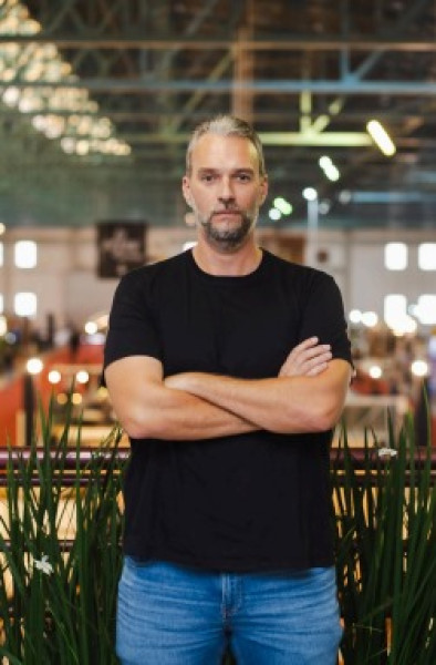 Jonathan Roger Linzmeyer